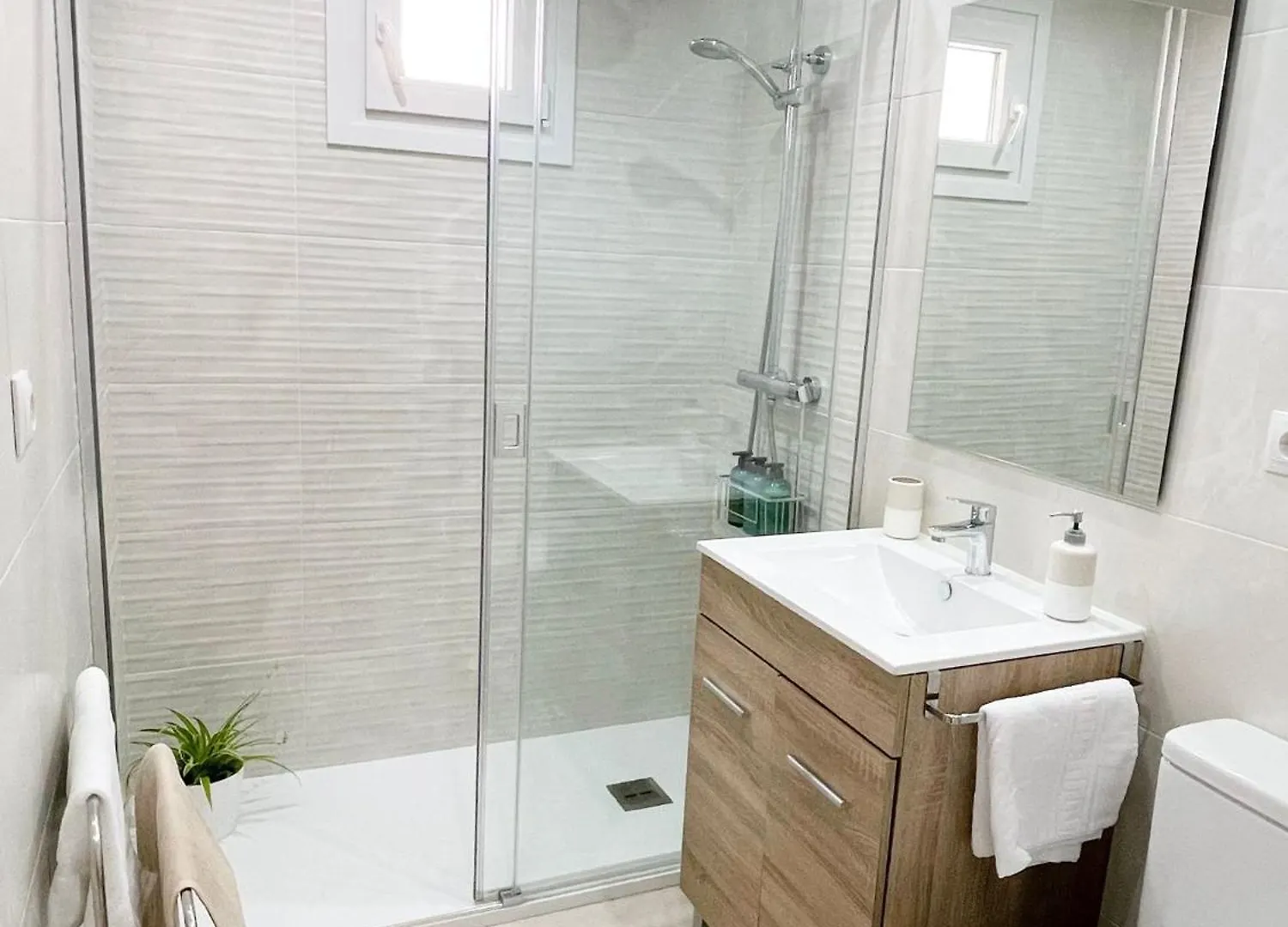 Amplio Apartamento En Torremolinos By Bebalmy Apartment